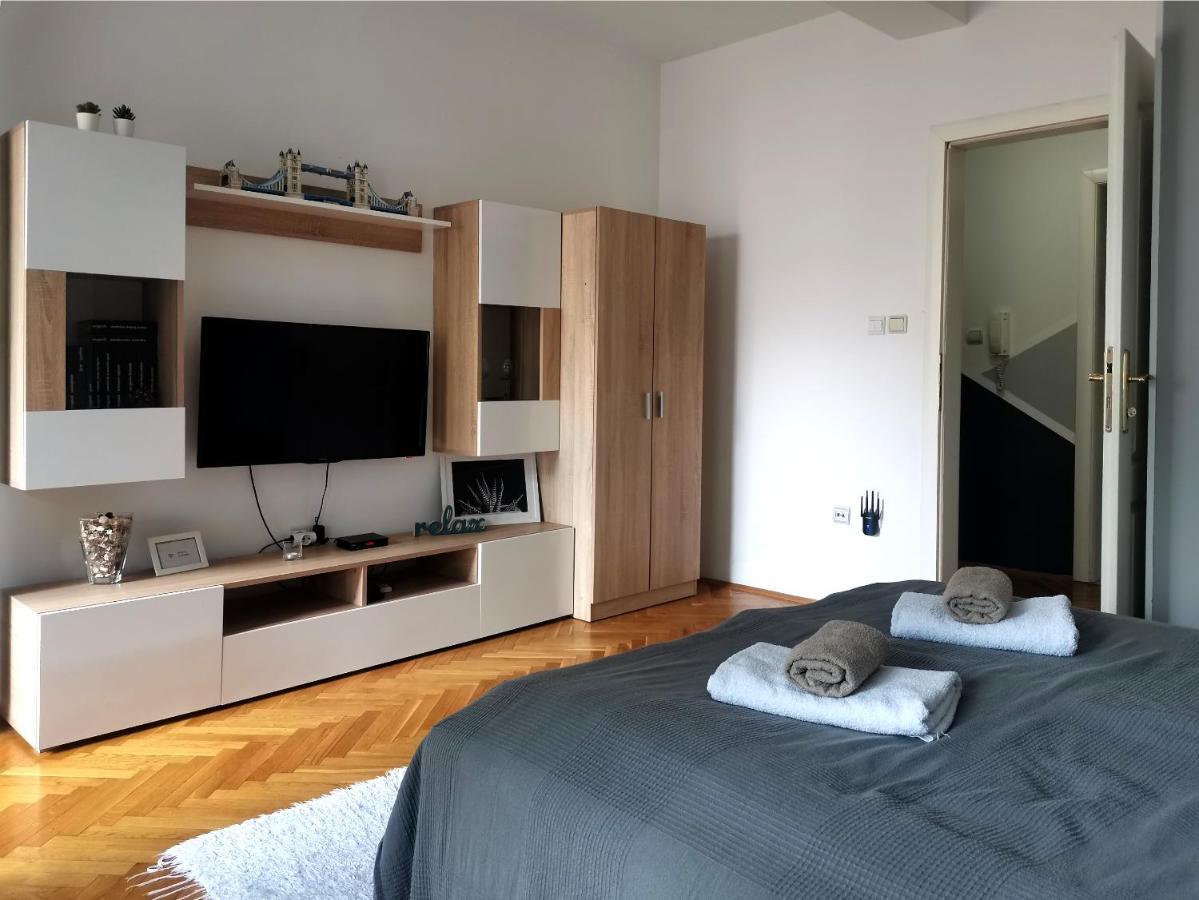 Center Apartment Iva โนวีซาด ภายนอก รูปภาพ