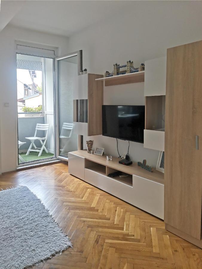 Center Apartment Iva โนวีซาด ภายนอก รูปภาพ